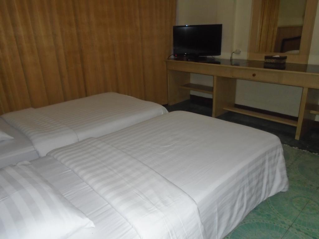 Hotel Duta Палембанг Экстерьер фото