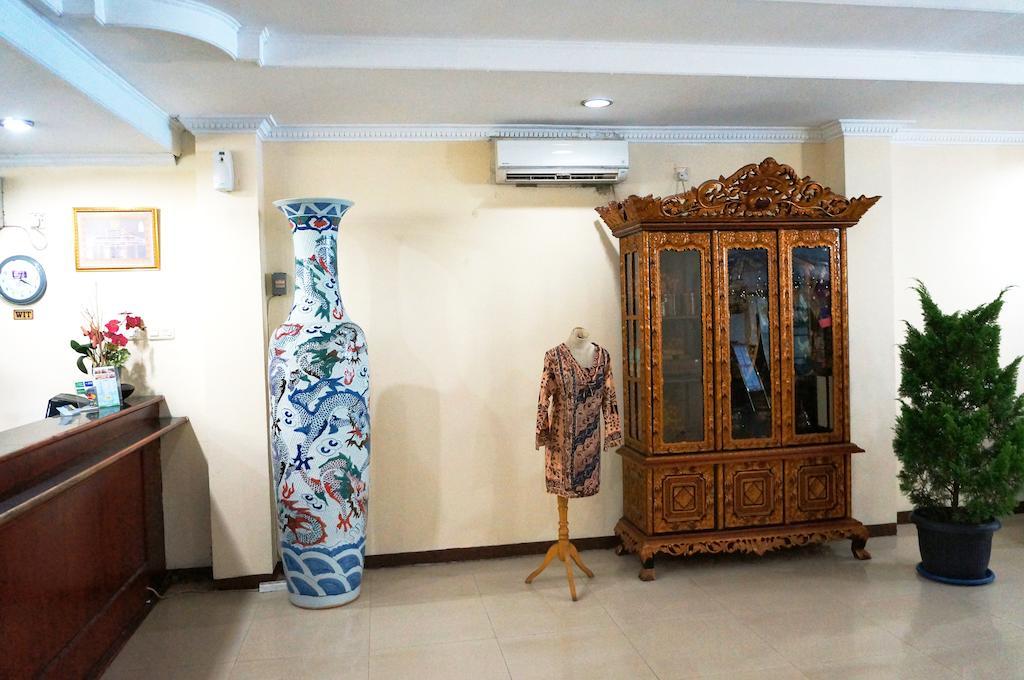 Hotel Duta Палембанг Экстерьер фото