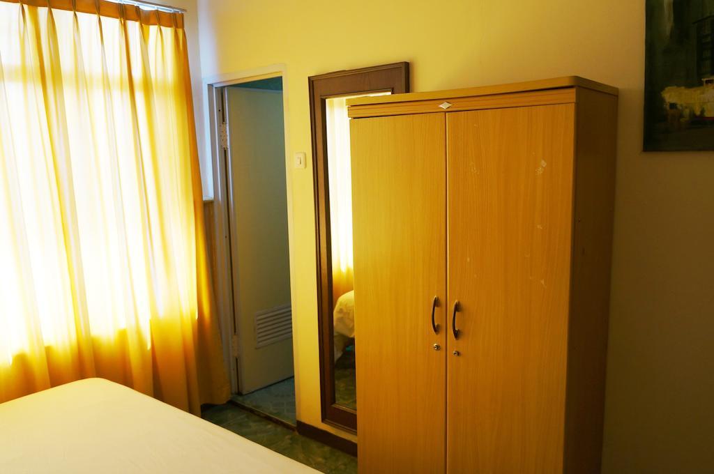 Hotel Duta Палембанг Экстерьер фото